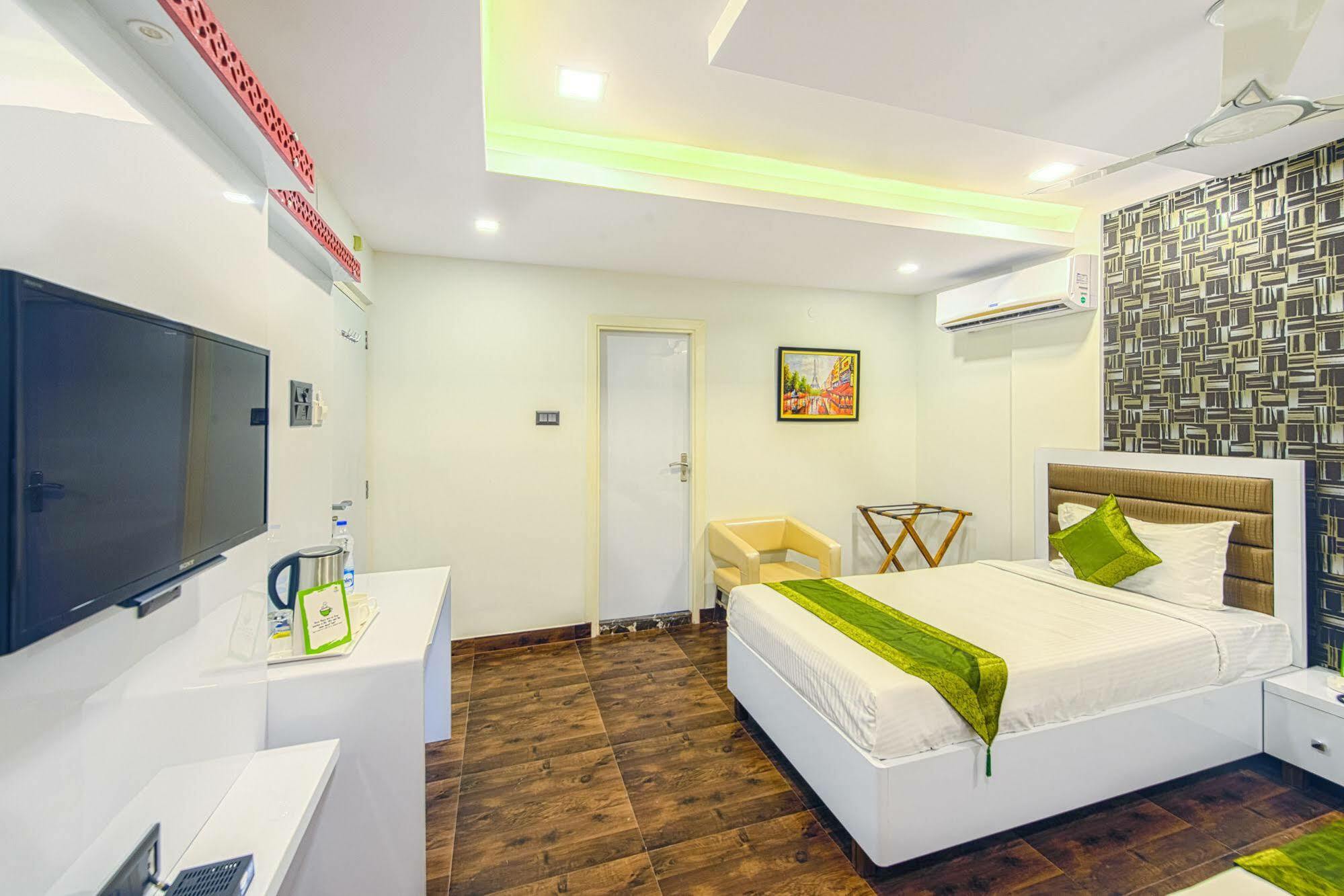 Treebo Orion Sapphire, Beck Bagan Hotel Kolkata Bagian luar foto