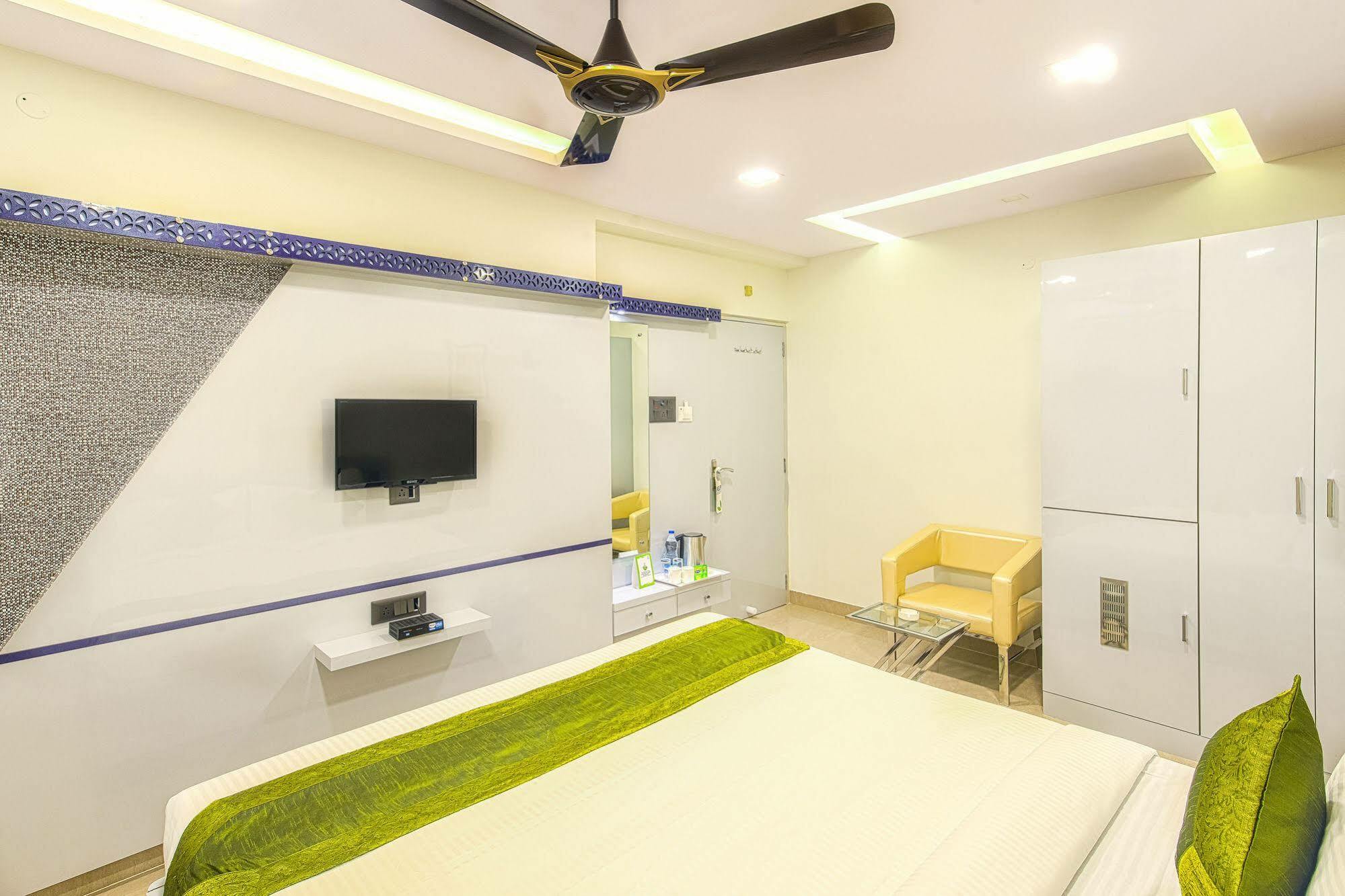 Treebo Orion Sapphire, Beck Bagan Hotel Kolkata Bagian luar foto