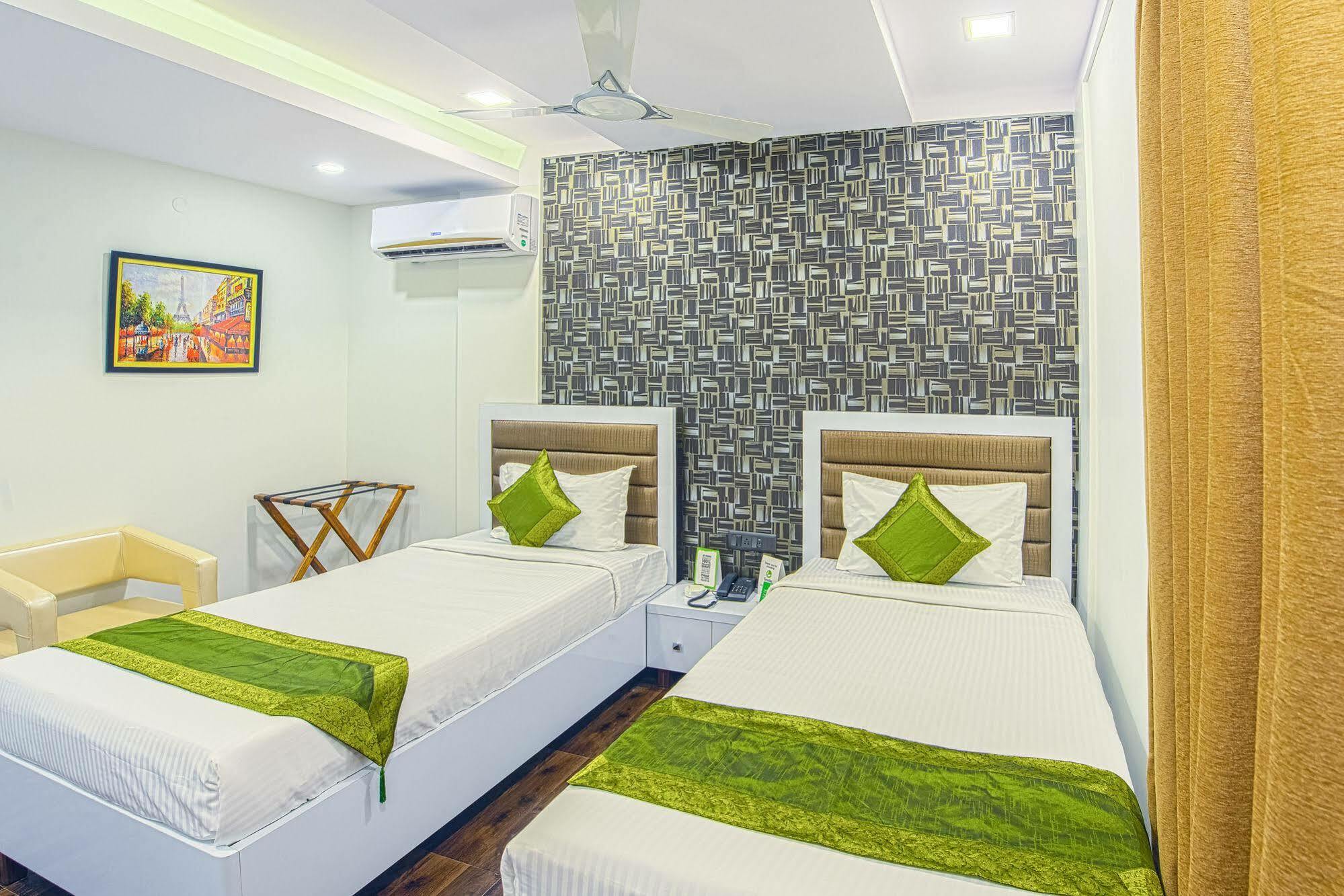 Treebo Orion Sapphire, Beck Bagan Hotel Kolkata Bagian luar foto