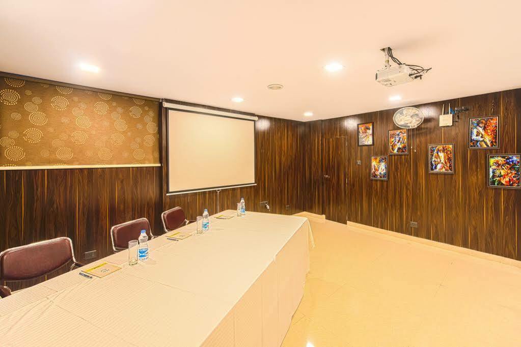 Treebo Orion Sapphire, Beck Bagan Hotel Kolkata Bagian luar foto